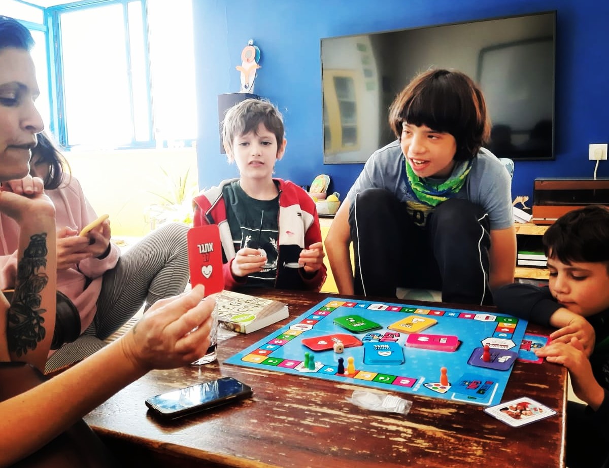 You are currently viewing חן איתן ומשפחתה